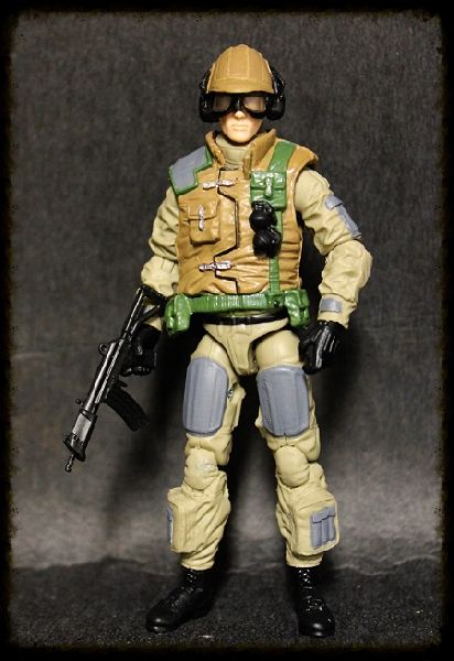 Joecustoms.com > Figures > Oktober Guard > Mig