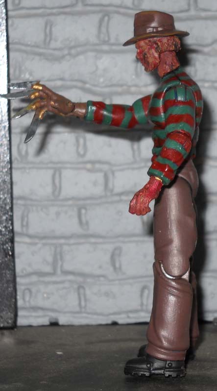 JoeCustoms.com > Figures > Others > Freddy Krueger